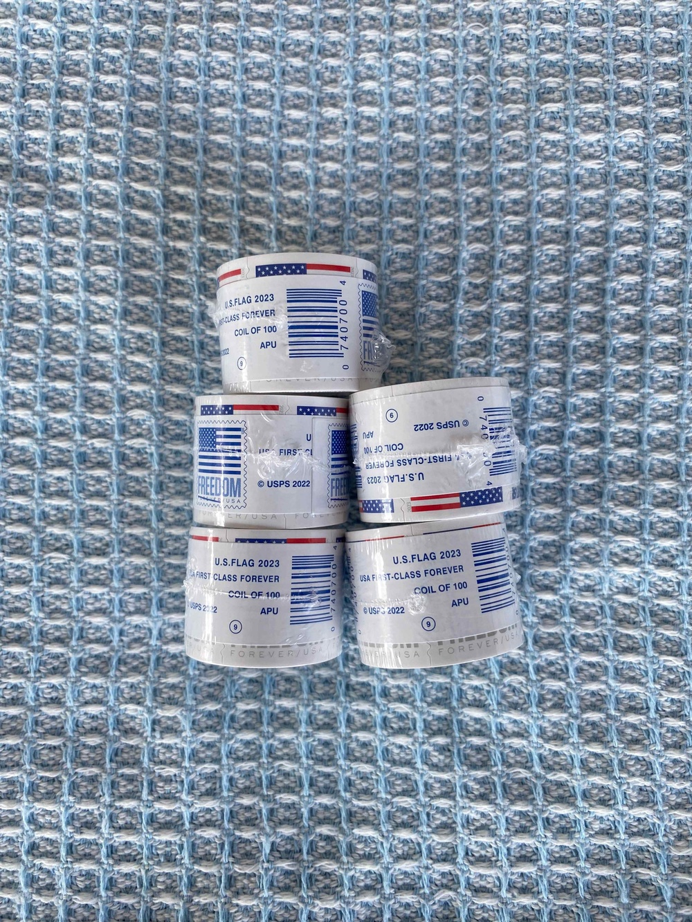 5 rolls of USPS stamps, 500 brand new stamps in total